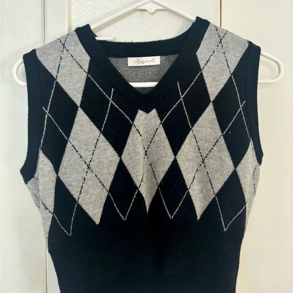 Black and checked vest
